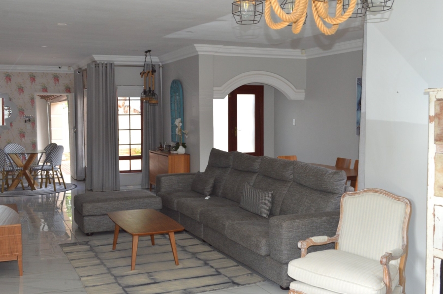 3 Bedroom Property for Sale in Flamwood North West